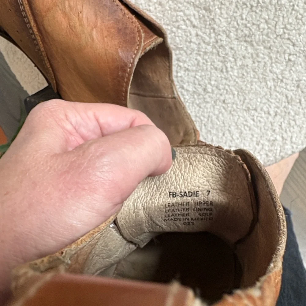 Freebird Sadie Leather Slip On Ankle Bootie 7 GUC - Picture 9 of 10